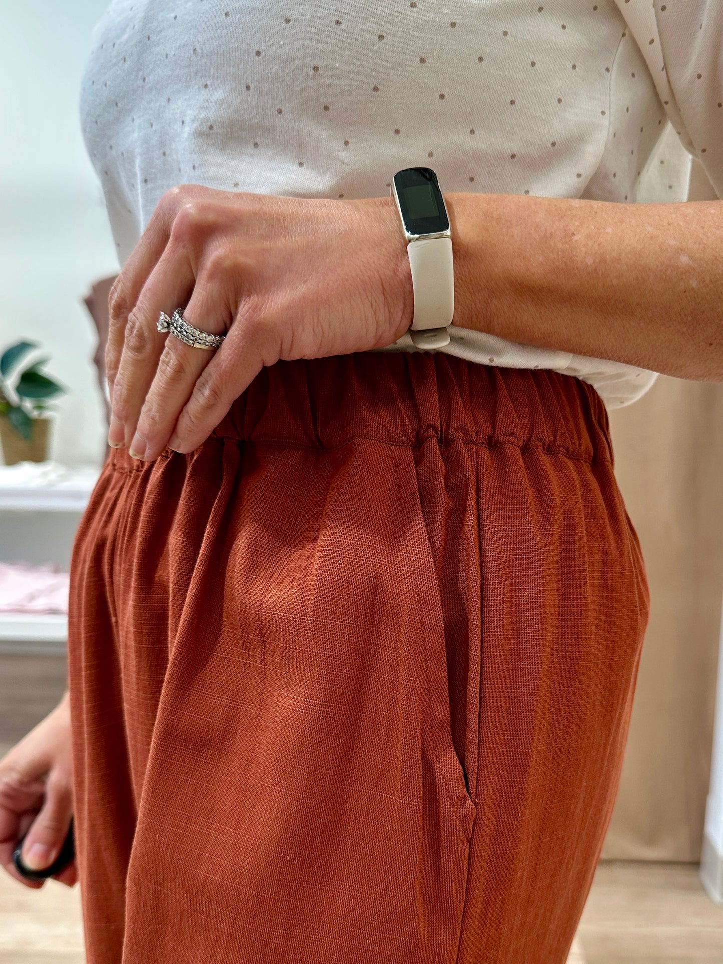 Pull-On Linen Pant