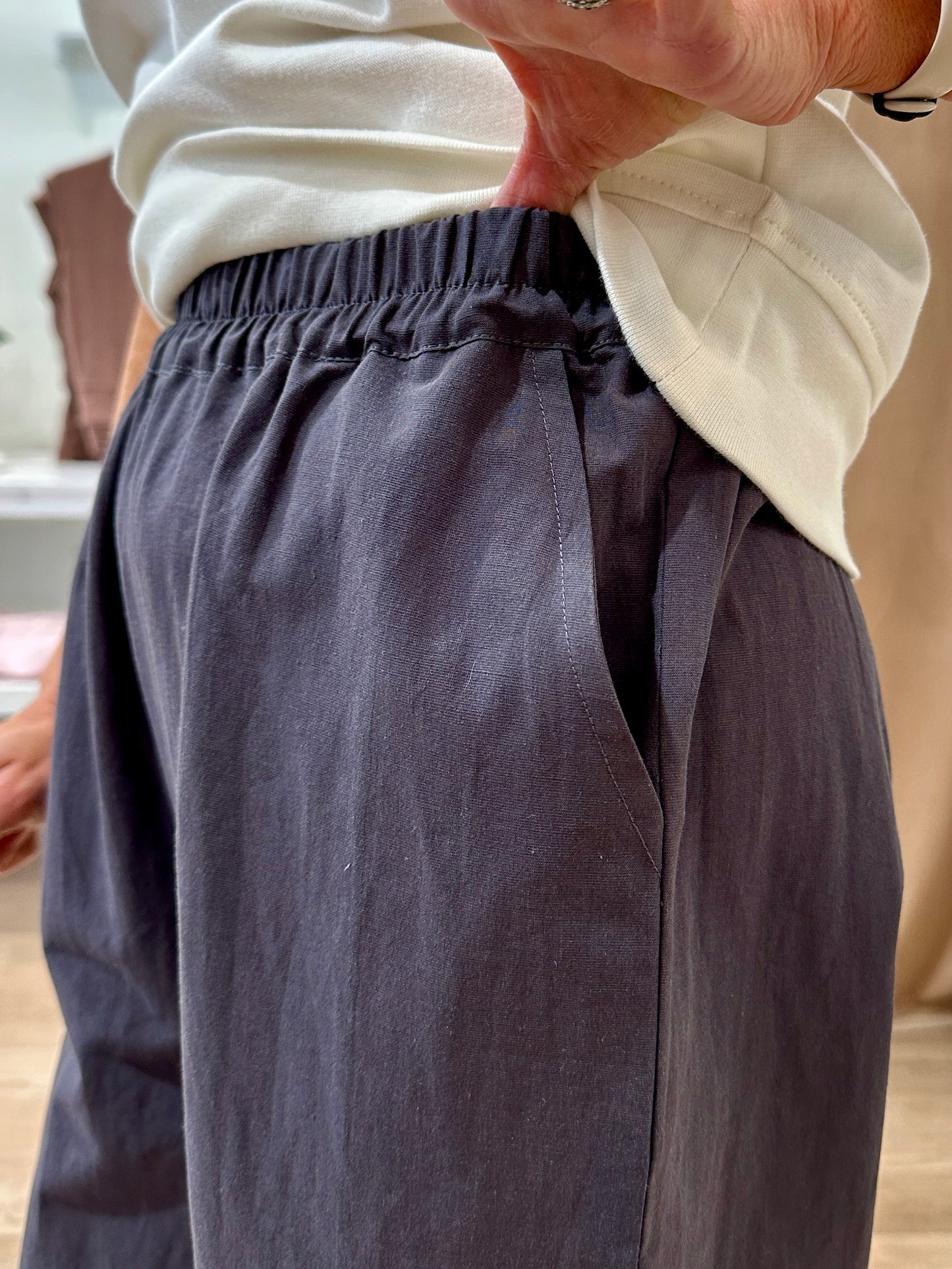 Pull-On Linen Pant