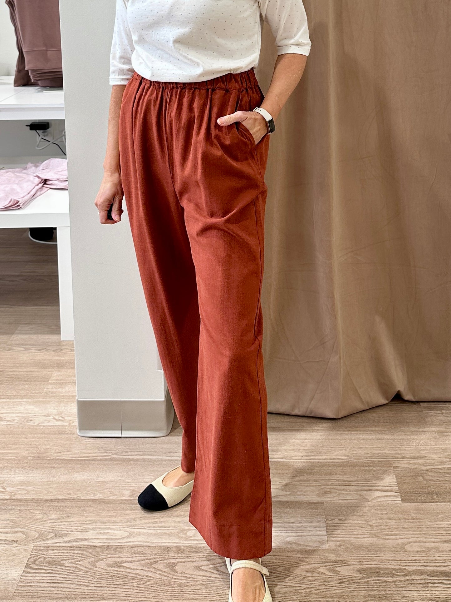 Pull-On Linen Pant