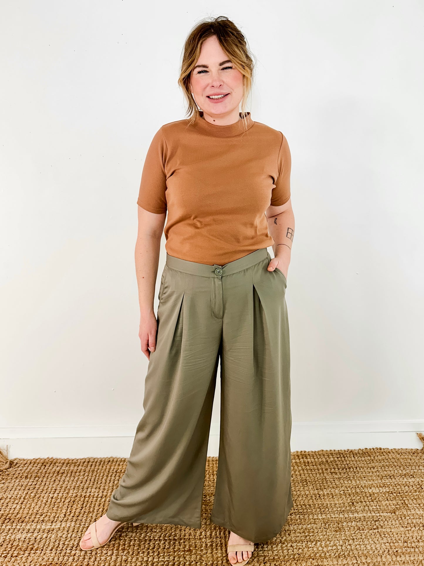 Elbow Sleeve Mock Neck