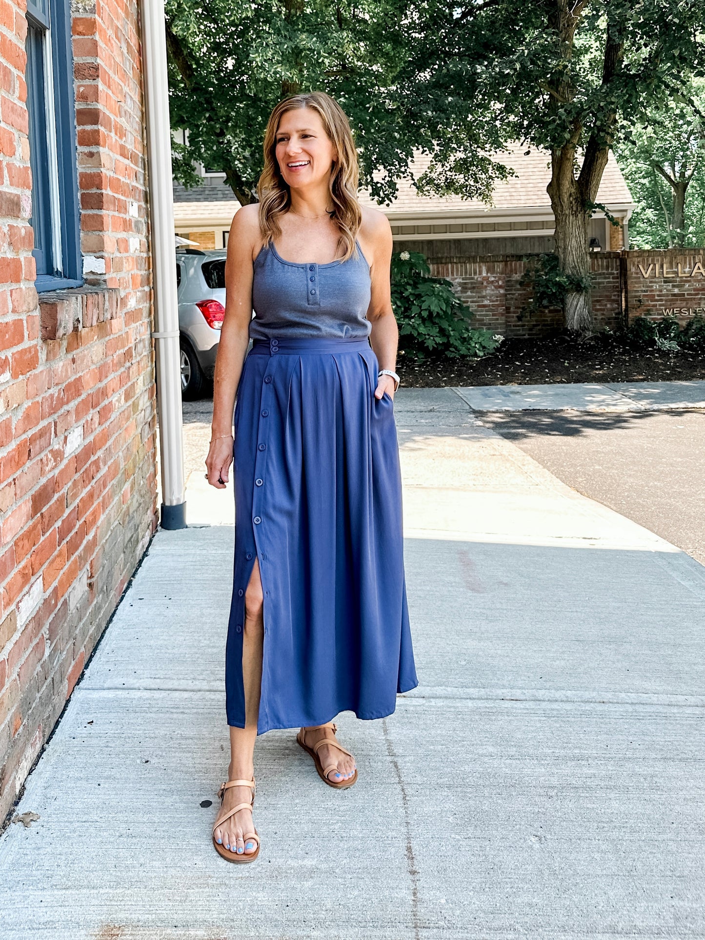 Cross Back Button Tank