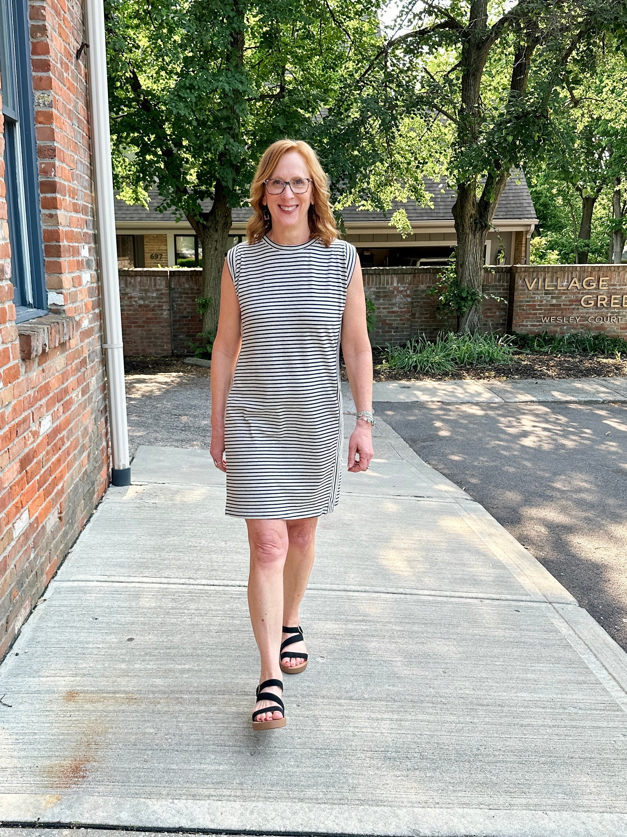 Mini/Knee Length Dress