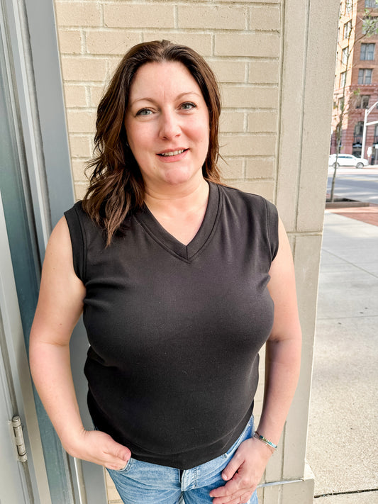 sleeveless knit vest top