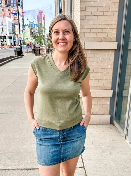 sleeveless knit vest top