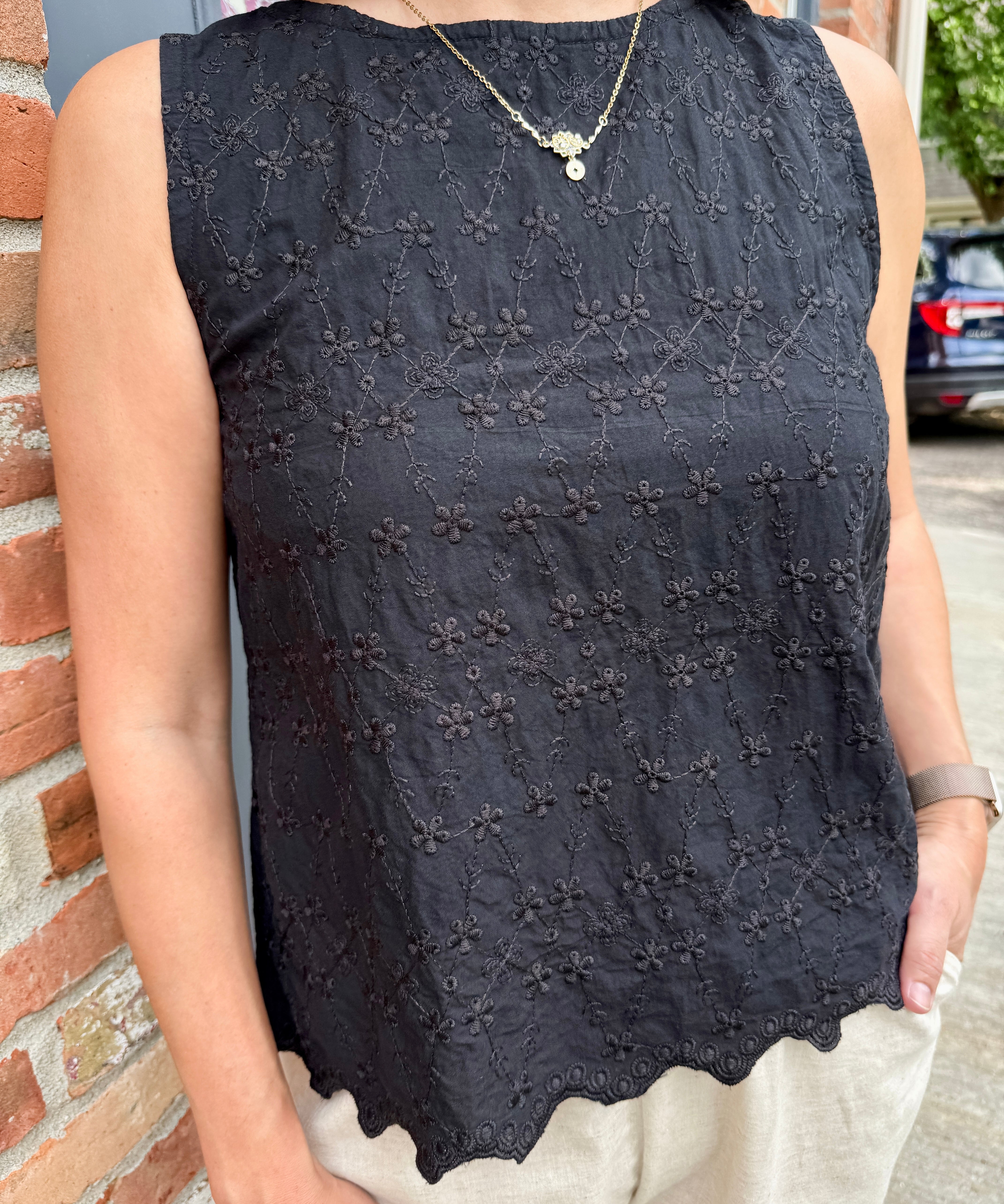Eyelet Tank