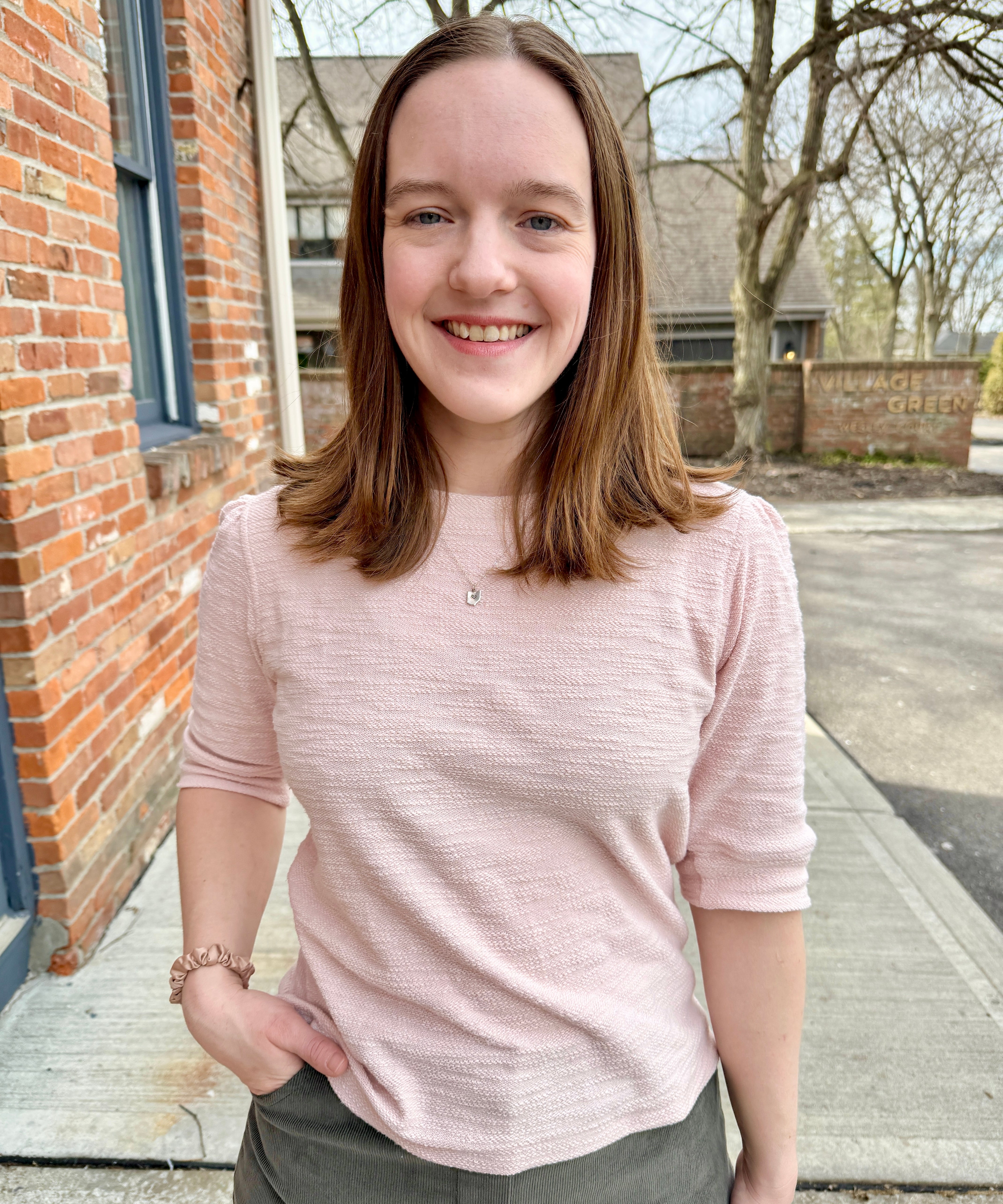 Lightweight Sweater with Elbow Sleeve