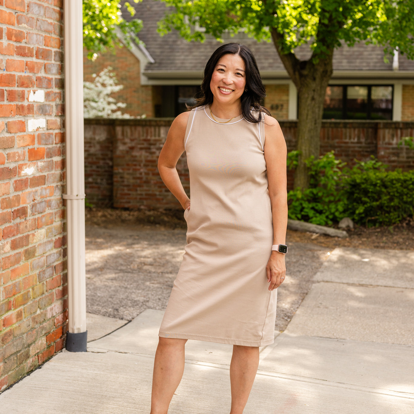 Sleeveless Knit Dress with Piping