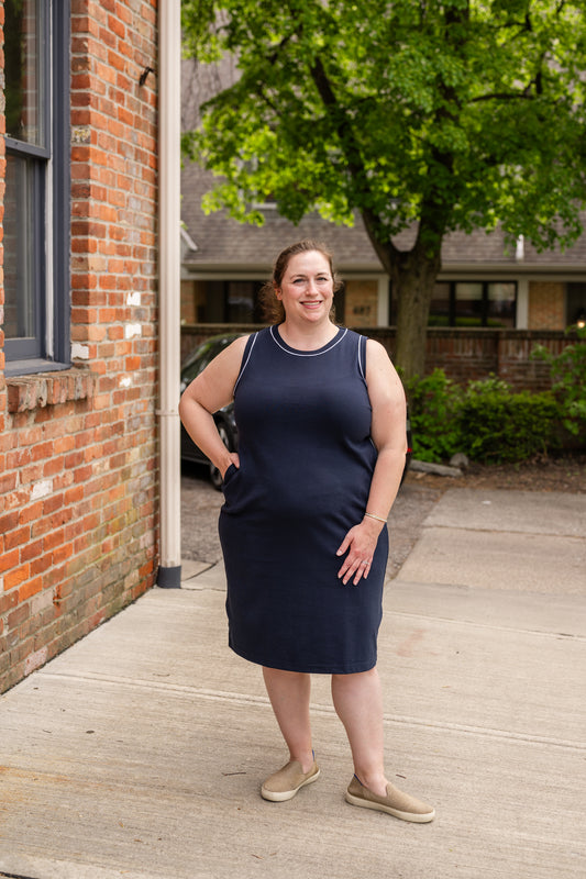 Sleeveless Knit Dress with Piping